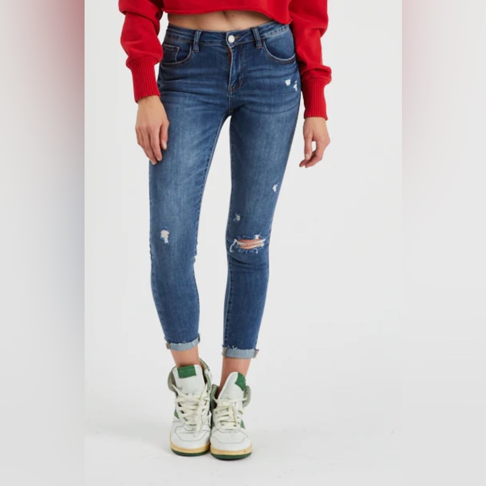 Etienne Marcel Los Angeles style 7552
Everyday skinny size 31. 
Stretchy denim.